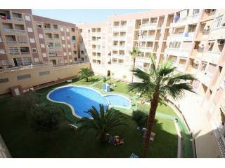 2 Bed Apartment with Communal Pool