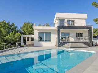 4 Bedrooms - Villa - Alicante - For Sale