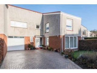 4 bedroom, Semi-detached House house..