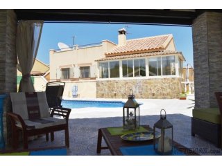 NEW & EXCLUSIVE TO VOSS HOMES - An immaculately maintained..