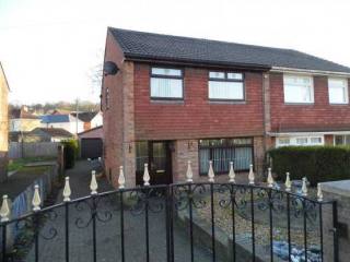 3 bedroom, Semi-detached House house..