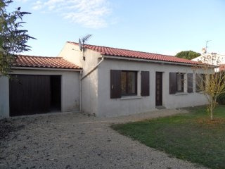 Good Value Bungalow With Garage