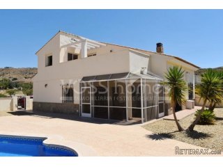 NEW & EXCLUSIVE TO VOSS HOMES - A beautifully presented &..