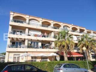 A delightful apartment just off the..