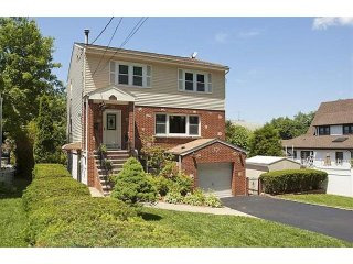 4 bedroom Residence For Sale: Yonkers..