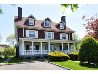 6 bedroom House For Sale: 404 Palisade..