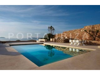 Unique first line villa with..