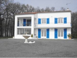 Impressive Villa, Wooded Garden