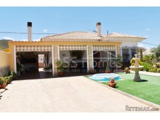 An absolute bargain, 3 bed, 2 bath, villa with H&C aircon..