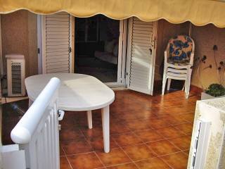 2 Bed Townhouse with Communal pool