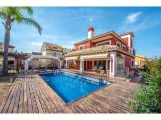 5 Bedroom 5 Bathroom Villa In Santiago..