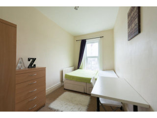 Single with double bed near Acton Town..