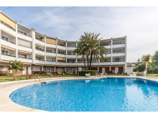 1 Bedroom Middle Floor Apartment