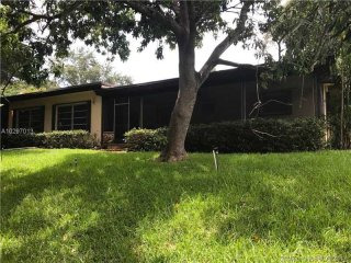 4 bedroom House For Sale: 5851 SW 32nd..