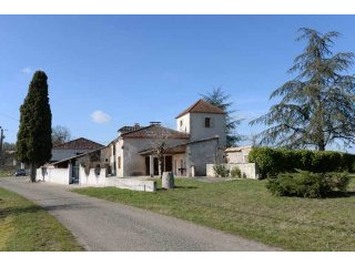 Large Stone Farmhouse In 3 Acres..