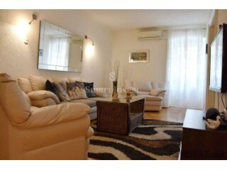 RIJEKA - CENTAR, lijepo uređen stan od 73 m2, 20 m do Korza!