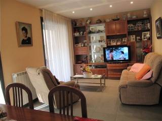 3 Bedrooms - Apartment - Girona - For..
