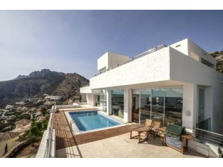3 Bedrooms - Villa - Alicante - For Sale
