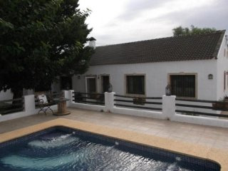 5 bedroom villa with pool in Onteniente..