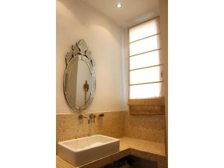 Spacious 3 Bedroom Apartment In The..