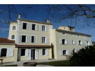 Provencal Bastide Villa Rental with 8..
