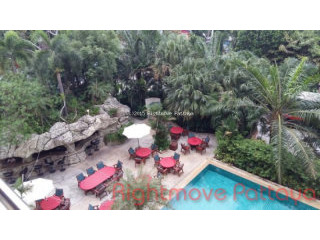 1 Bedroom Condo for sale in Wongamat -..