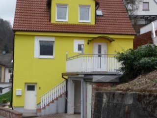 FREISTEHENDES HAUS MIT GARAGE, HERRLICHE