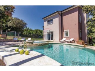 KRASNA KUĆA S BAZENOM U VINKURANU NEDALEKO OD MORA
