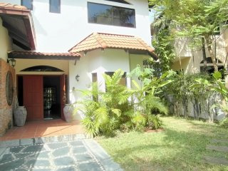 Paradise Villa, 4 bedroom 2 storey..