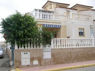 3 Bedrooms - Villa - Alicante - For Sale