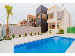 Beautiful New Build Apartments In Los..