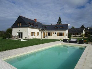 Pretty Stone House Set In Hamlet With..