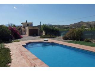 Villa - 5 bedroom, 2 bathroom country..