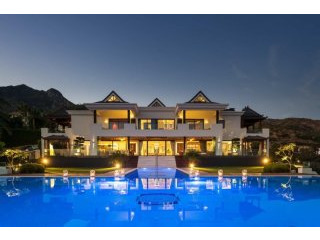 Modern Masterpiece With Bali Touches..