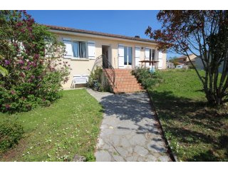 Lovely, bright 5 bedroom villa in quiet..
