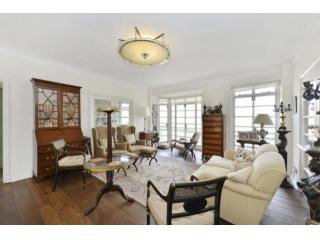 3 Bedrooms - Apartment - London - For..