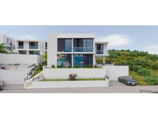 Vila sa bazenom u rezidencijalnom dijelu Rogoznice