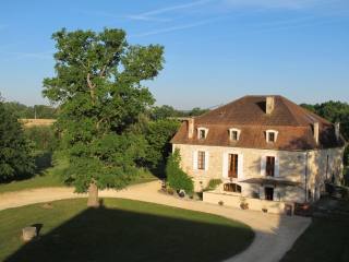 Substantial Maison De Maitre With Barns..