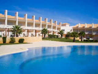 Modern 1-Bedroom Apartment With Sea..