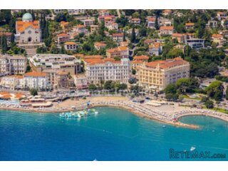 OPATIJA, prekrasan stan od 129 m2 sa vlastitom okućnicom