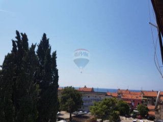 Prilika! Umag, centar, stan 100m od mora