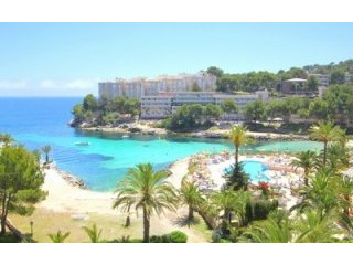 Front line 1 bedroom apartment for sale..