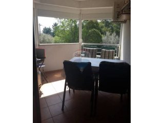 Stan na atraktivnoj lokaciji, Zambratija