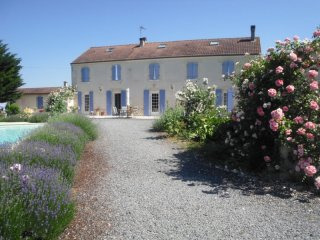 Very Pretty Stone House With Garage And..