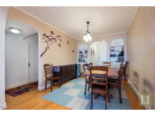 2 bedroom Apartment For Sale: BEAUTIFUL..