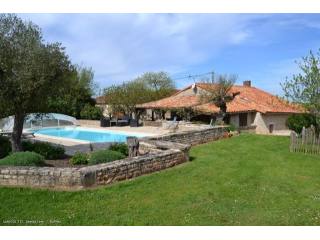 Beautiful Property With Gite And Pool