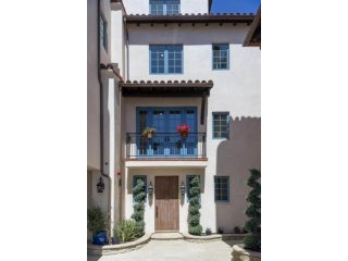 3 bedroom Apartment For Sale: 130..