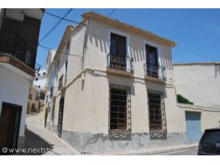 5 bedroom village house suitable for..