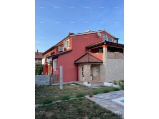 Ližnjan – Apartmanska kuća s bazenom, 460 m².