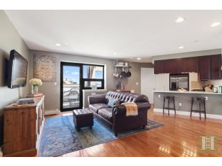 2 bedroom Apartment For Sale: 456 WEST..
